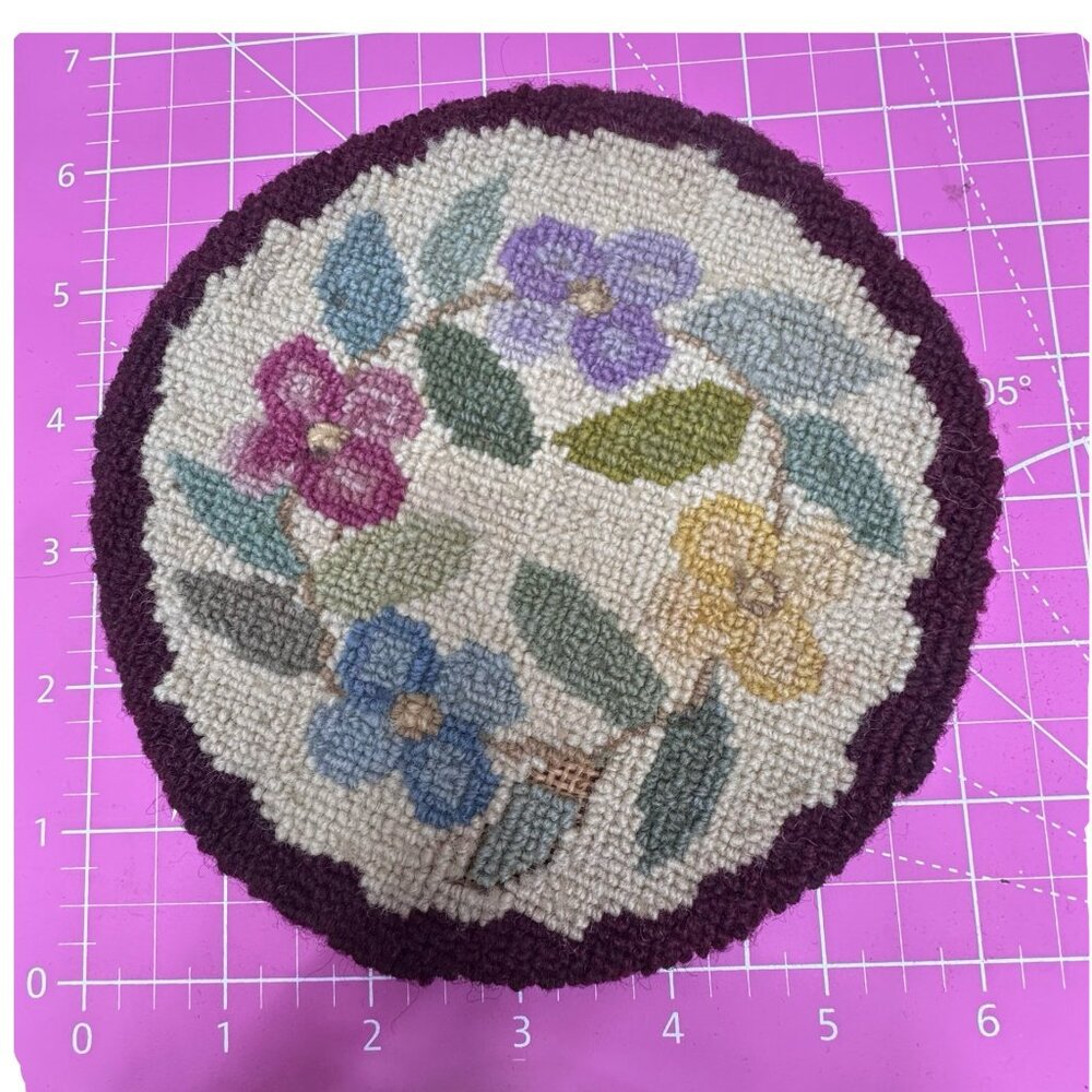 Vintage Floral Round Wool Hooked Rug 6.5” Dollhouse Formal Purple Border Flowers - Picture 4 of 4